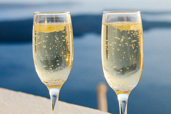 sparkling champagne glasses