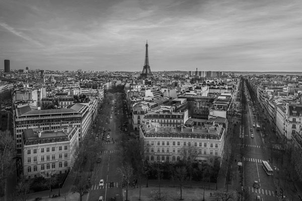 Dining at restaurants in Paris