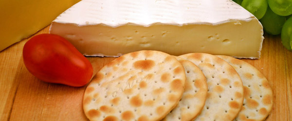 Cheese cracker pairing baguette